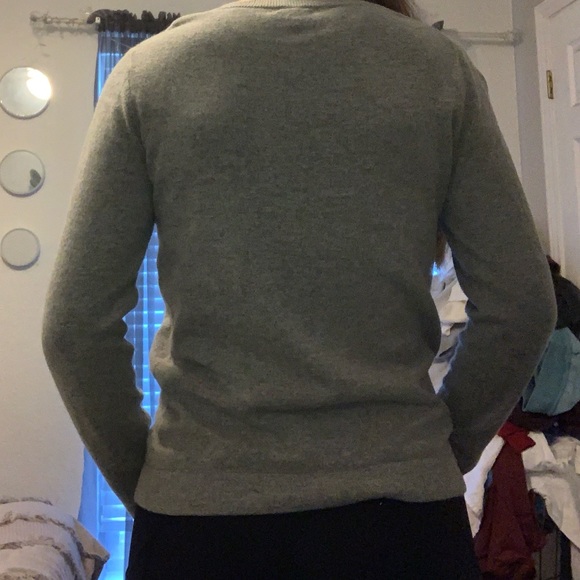 ⭐️Perfect condition size small J. Crew grey sweater - Picture 2 of 3